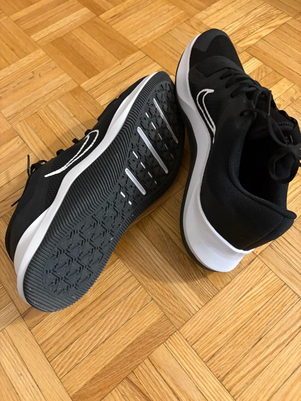 Nike Black Athletic Training Shoes with White Swoosh - Picture 4 of 6